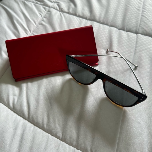 Fendi Tortoiseshell Reflective Lens Sunglasses - Picture 3 of 6